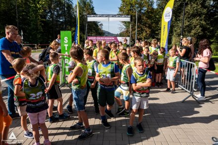 Start I Biegu Śladami Wiślańskiego Niedźwiadka kategoria chłopcy starsi